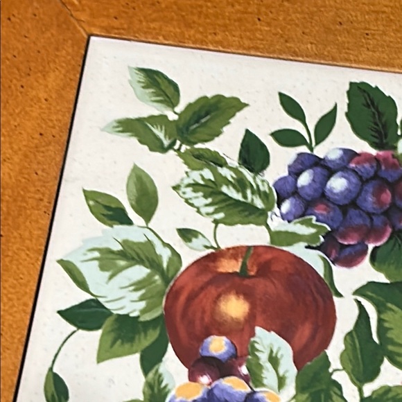 Vintage fruit cluster tile trivet/wall art - Picture 4 of 11